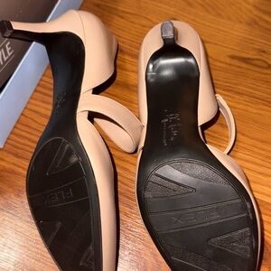Life Stride Taupe Sandals